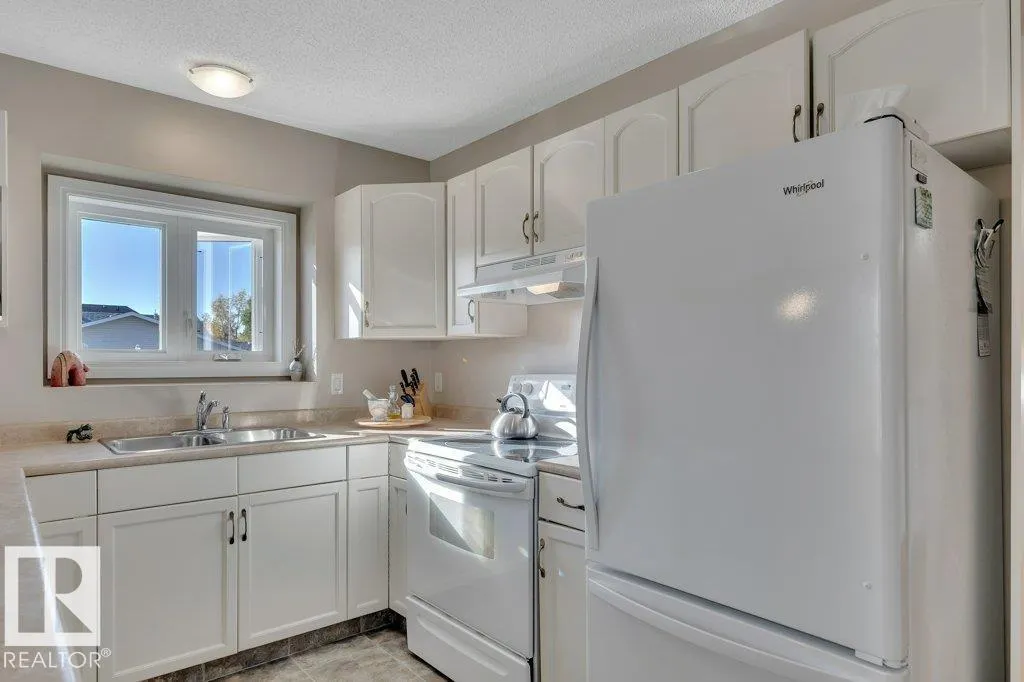 99 Meadowview DR