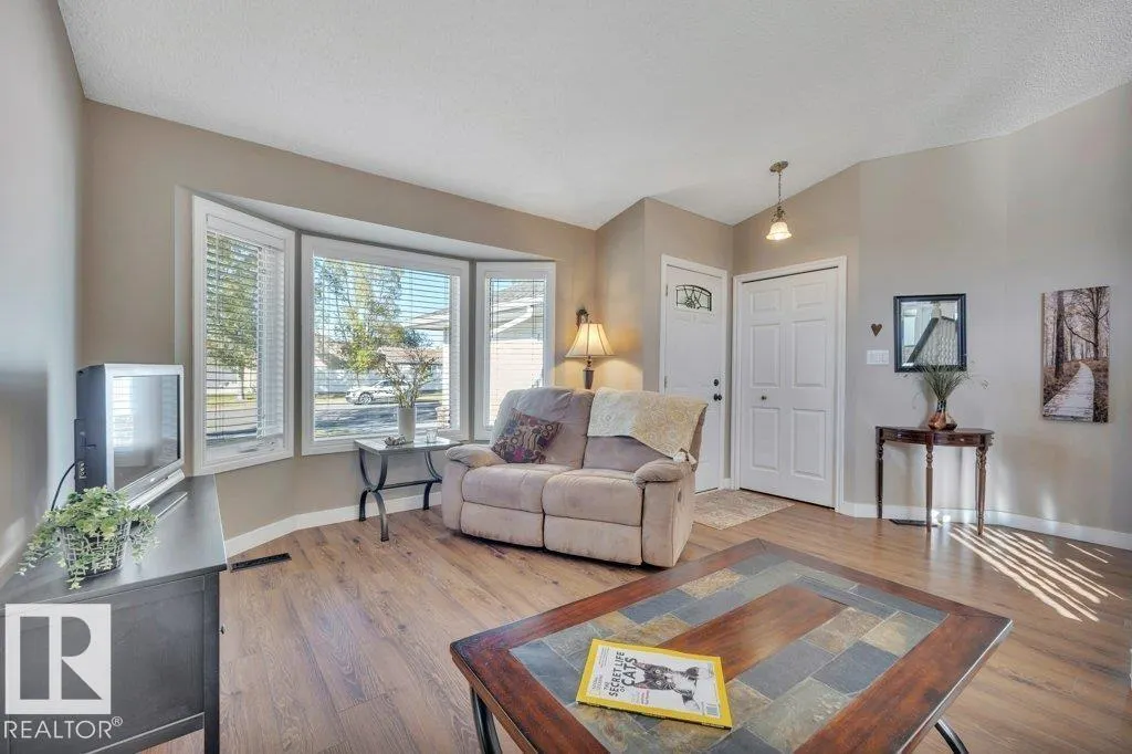 99 Meadowview DR
