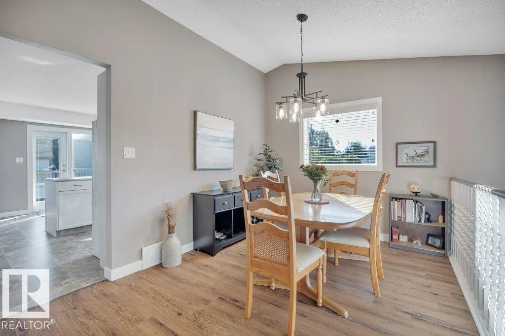 99 Meadowview DR