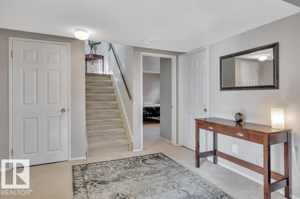 99 Meadowview DR