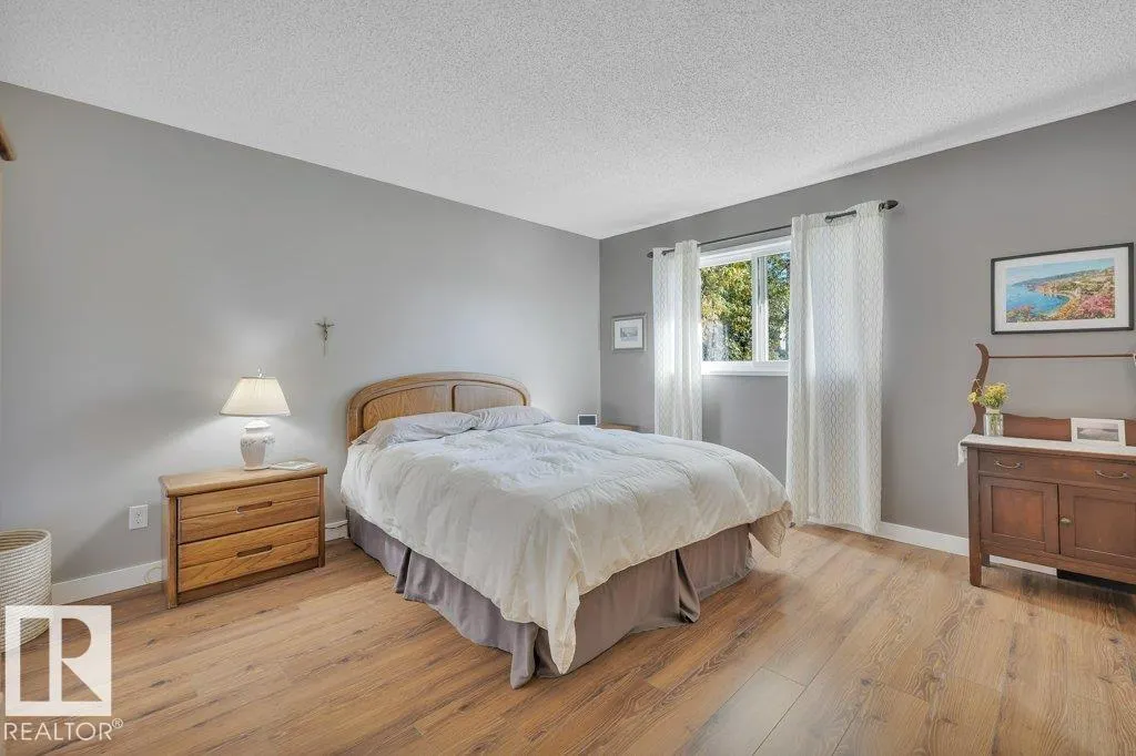 99 Meadowview DR