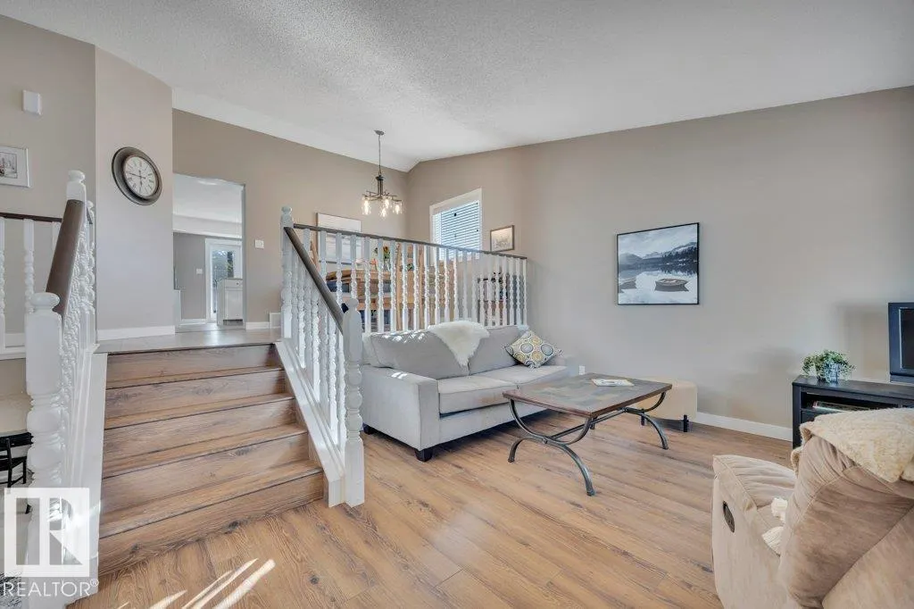 99 Meadowview DR