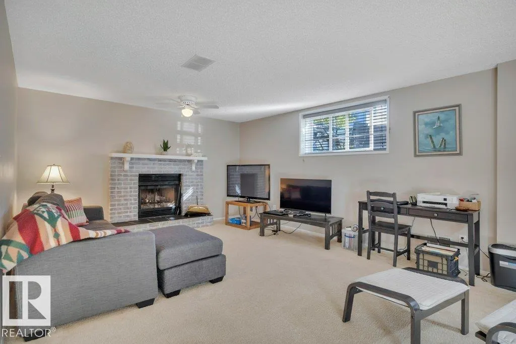 99 Meadowview DR