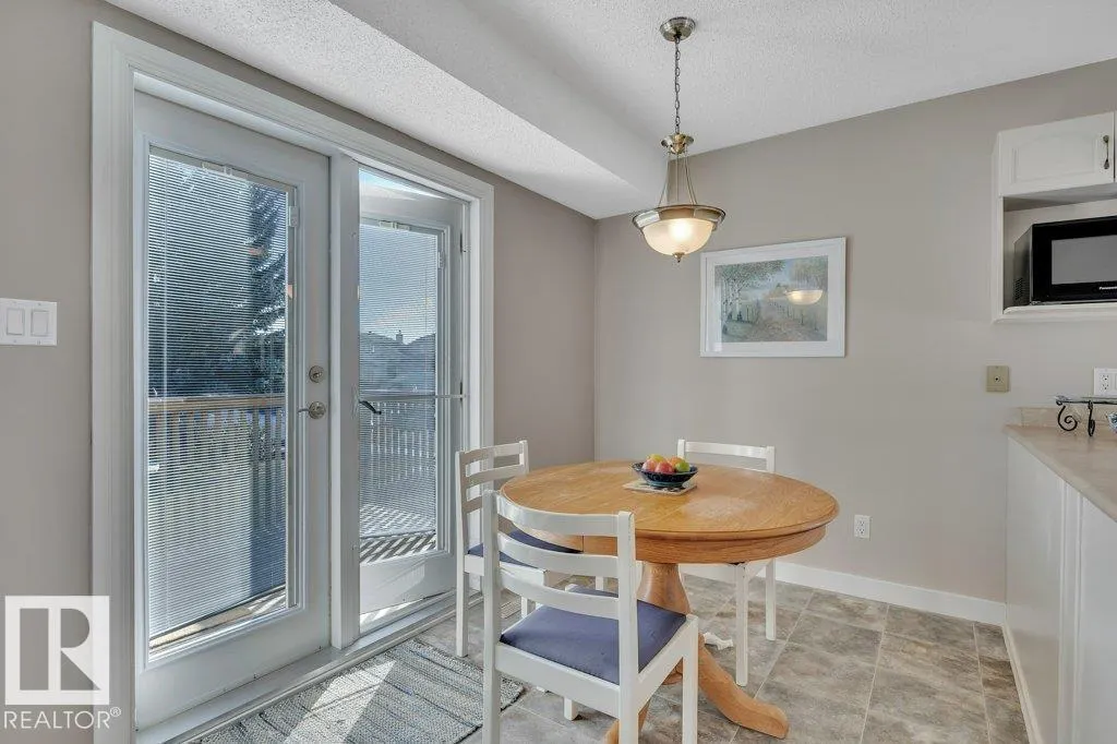 99 Meadowview DR