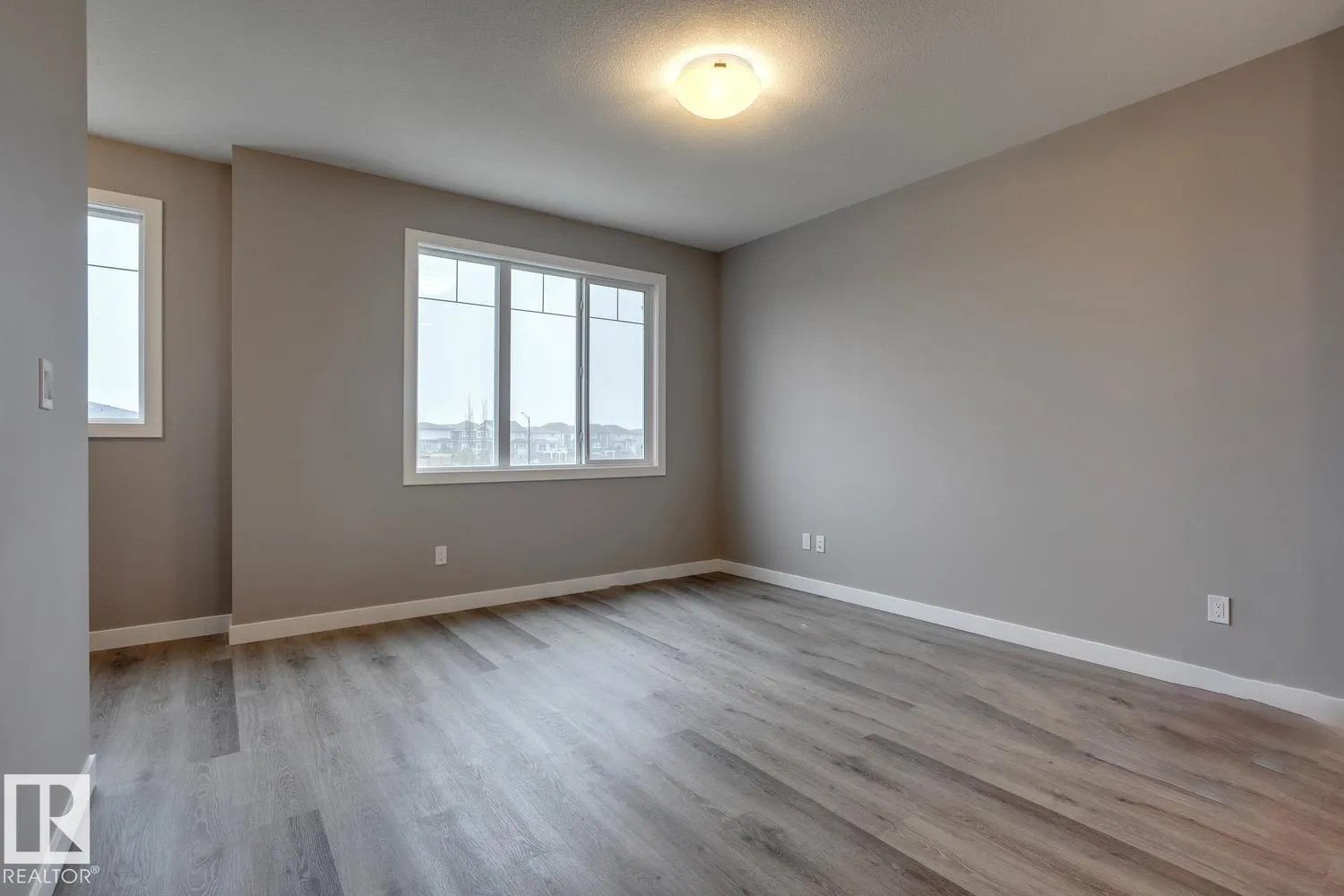 #76 13139 205 ST NW