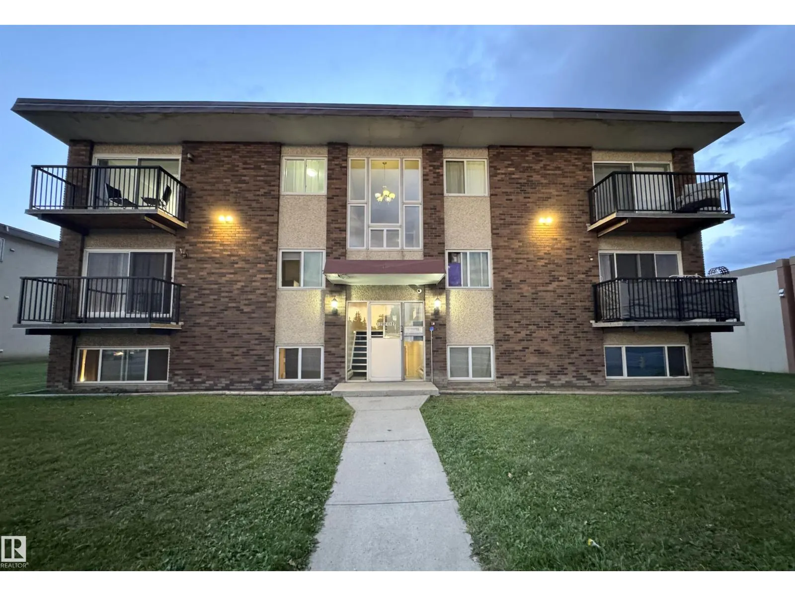 #303 12921 127 ST NW