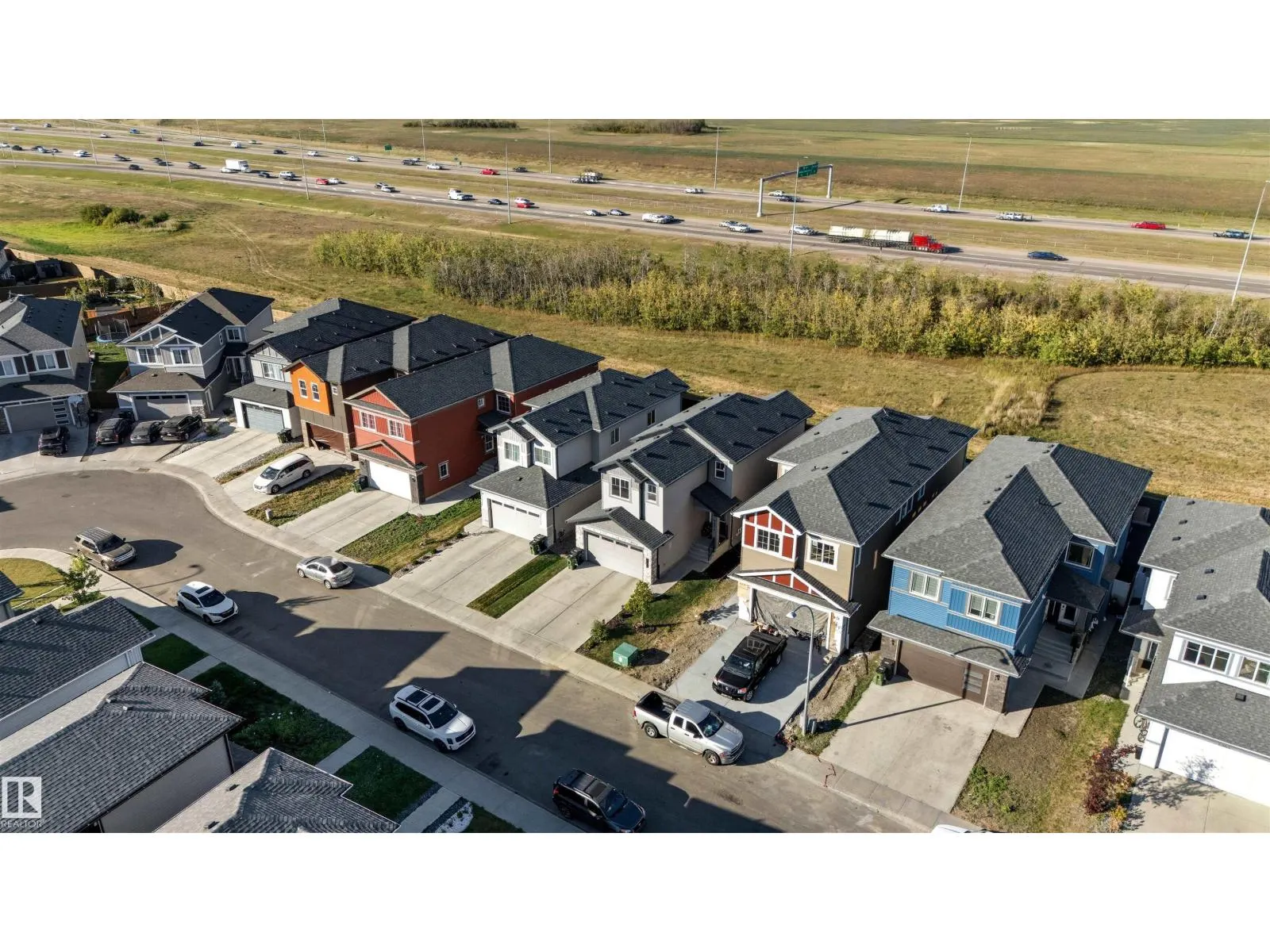 6076 180 AV NW