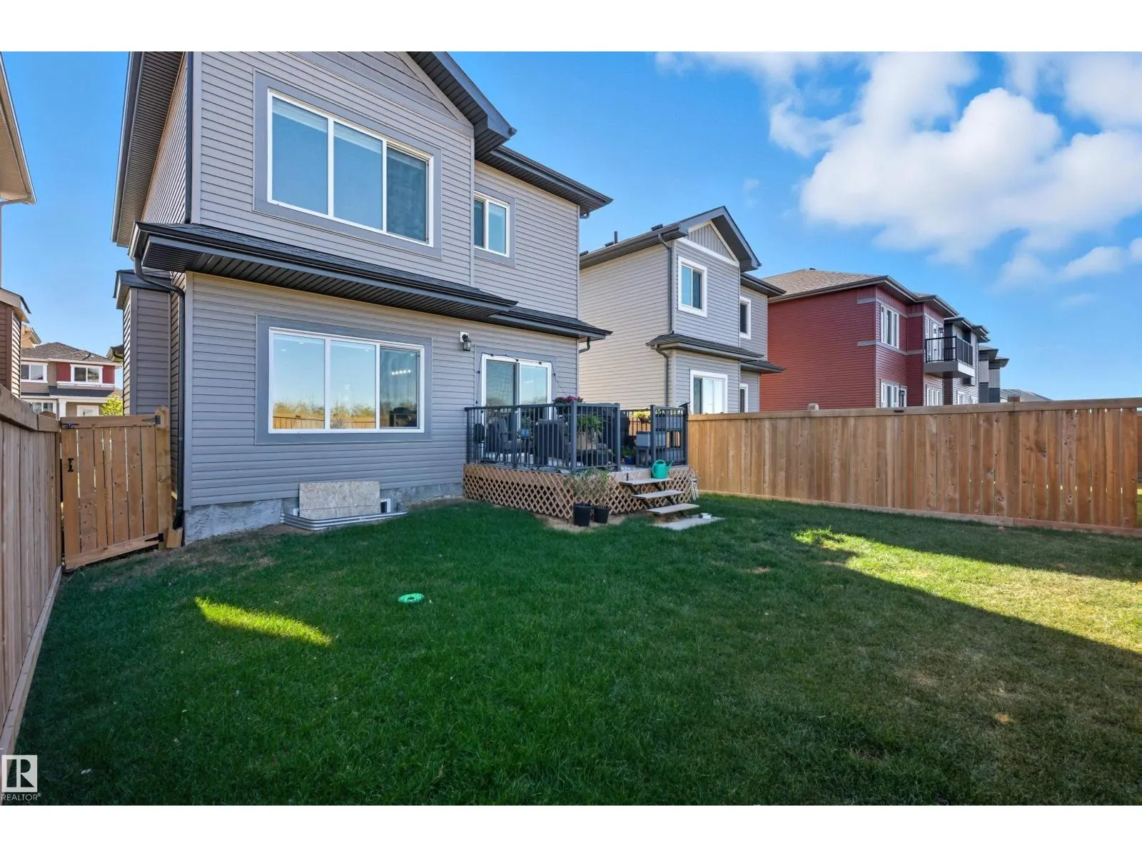 6076 180 AV NW