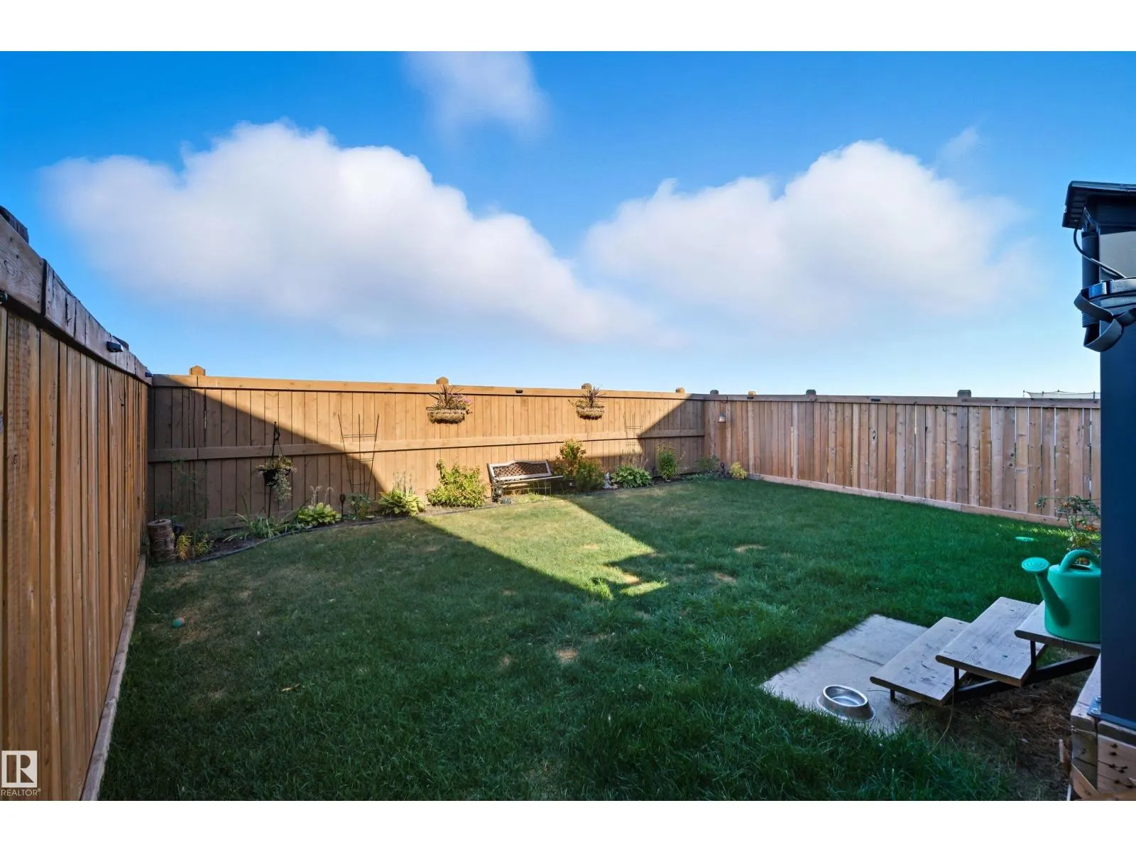 6076 180 AV NW