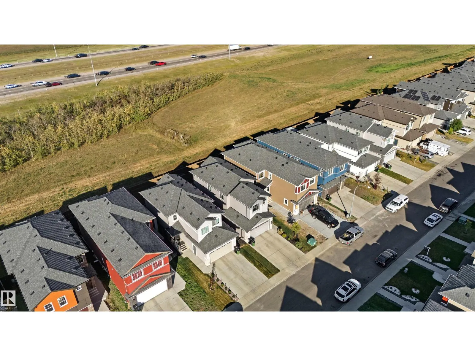 6076 180 AV NW