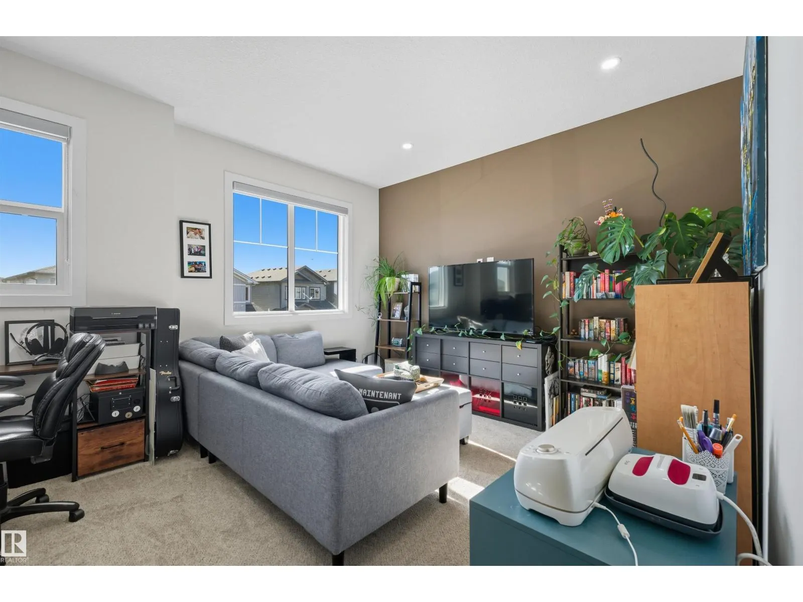 6076 180 AV NW