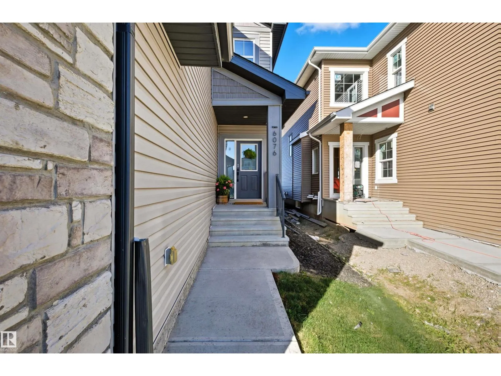 6076 180 AV NW
