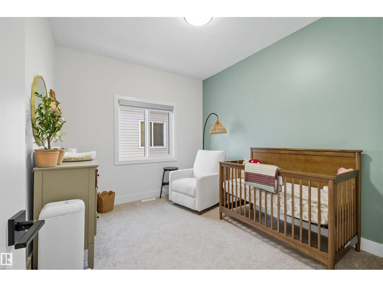 6076 180 AV NW