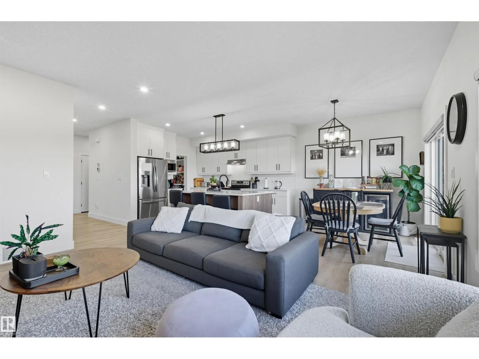 6076 180 AV NW