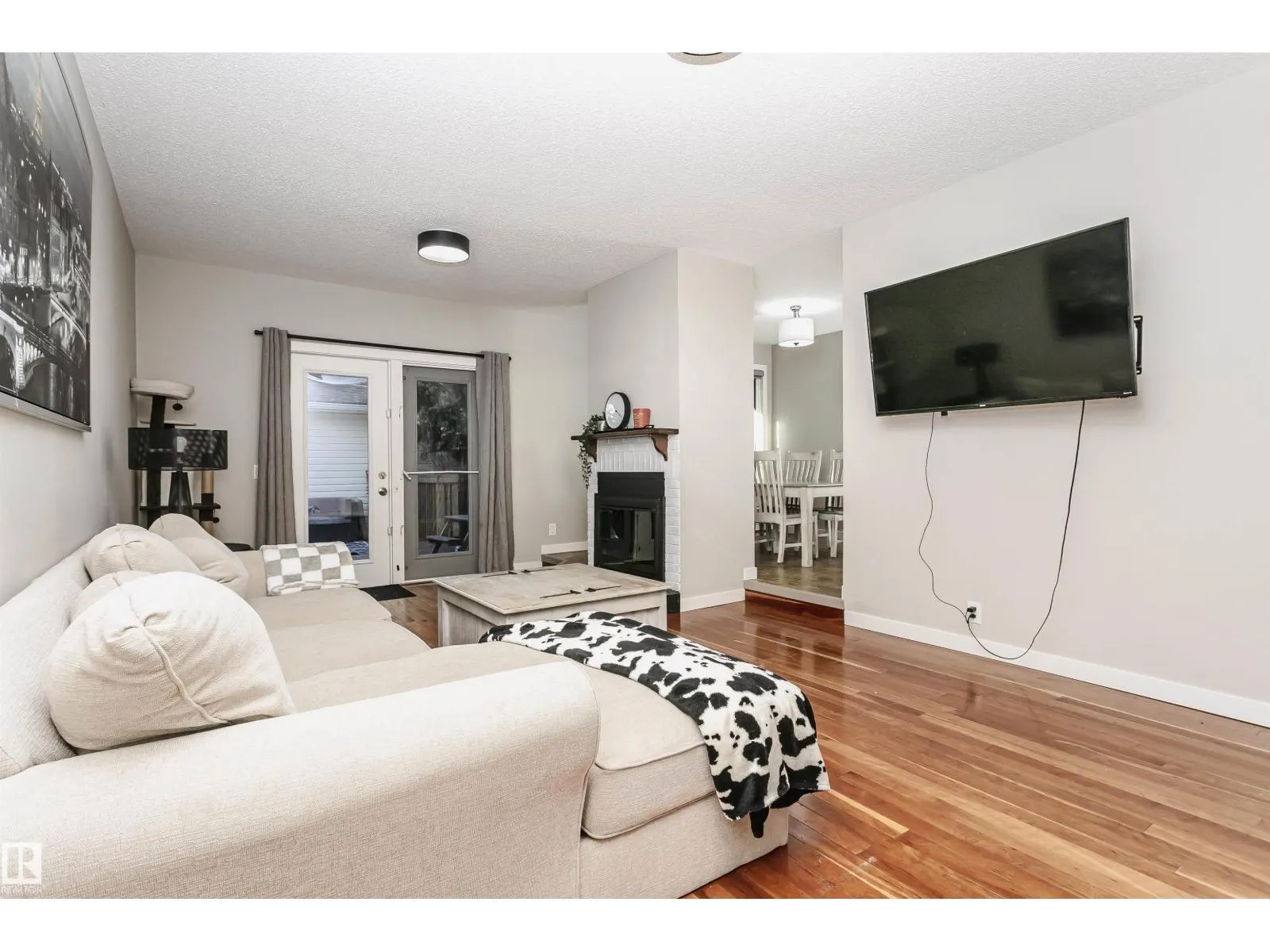 18331 68 AV NW