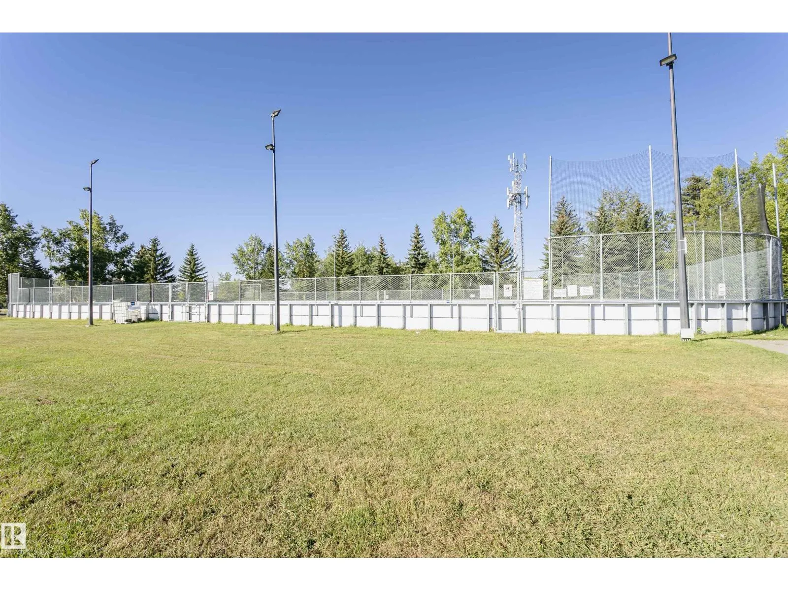 18331 68 AV NW