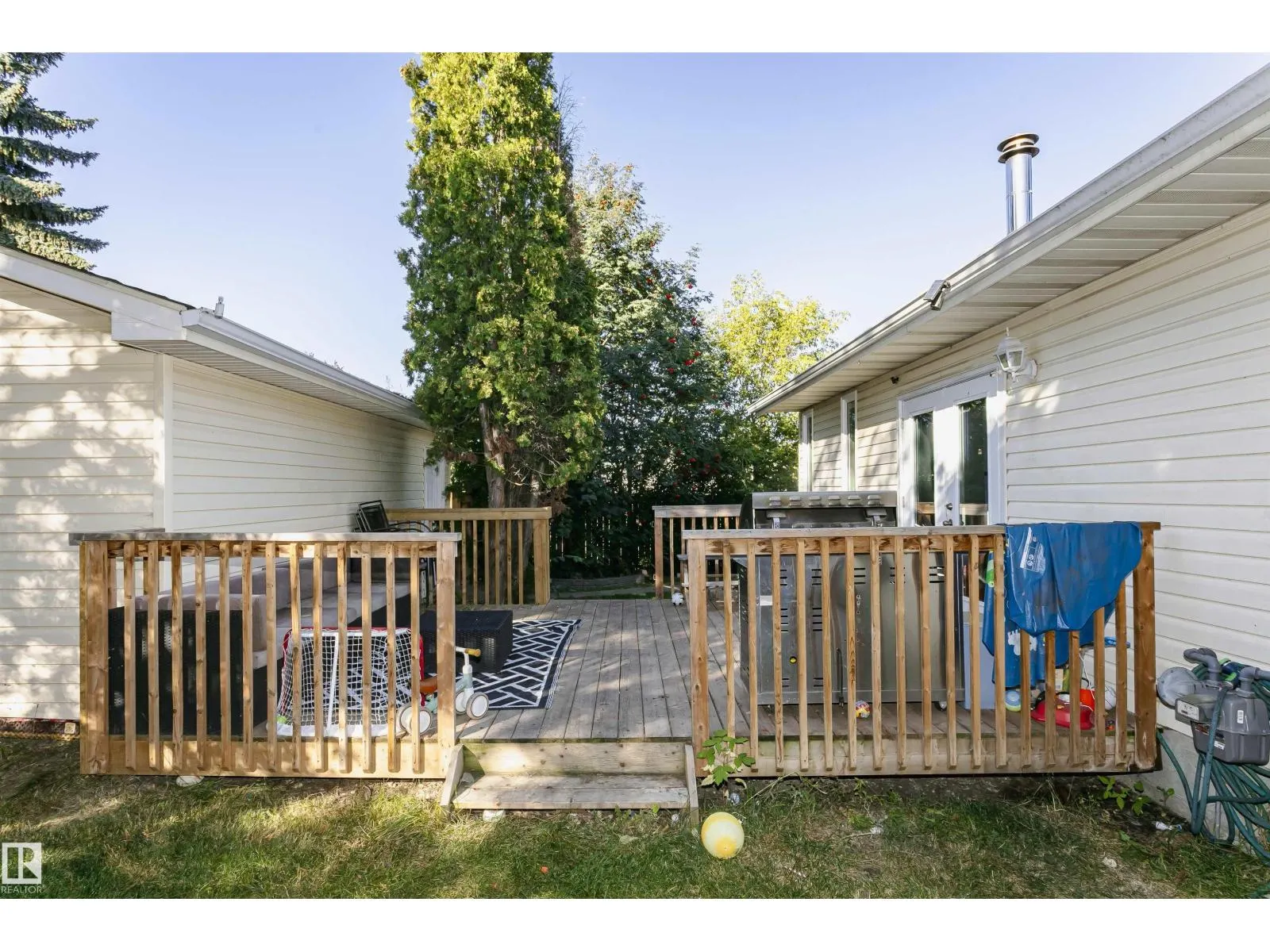 18331 68 AV NW