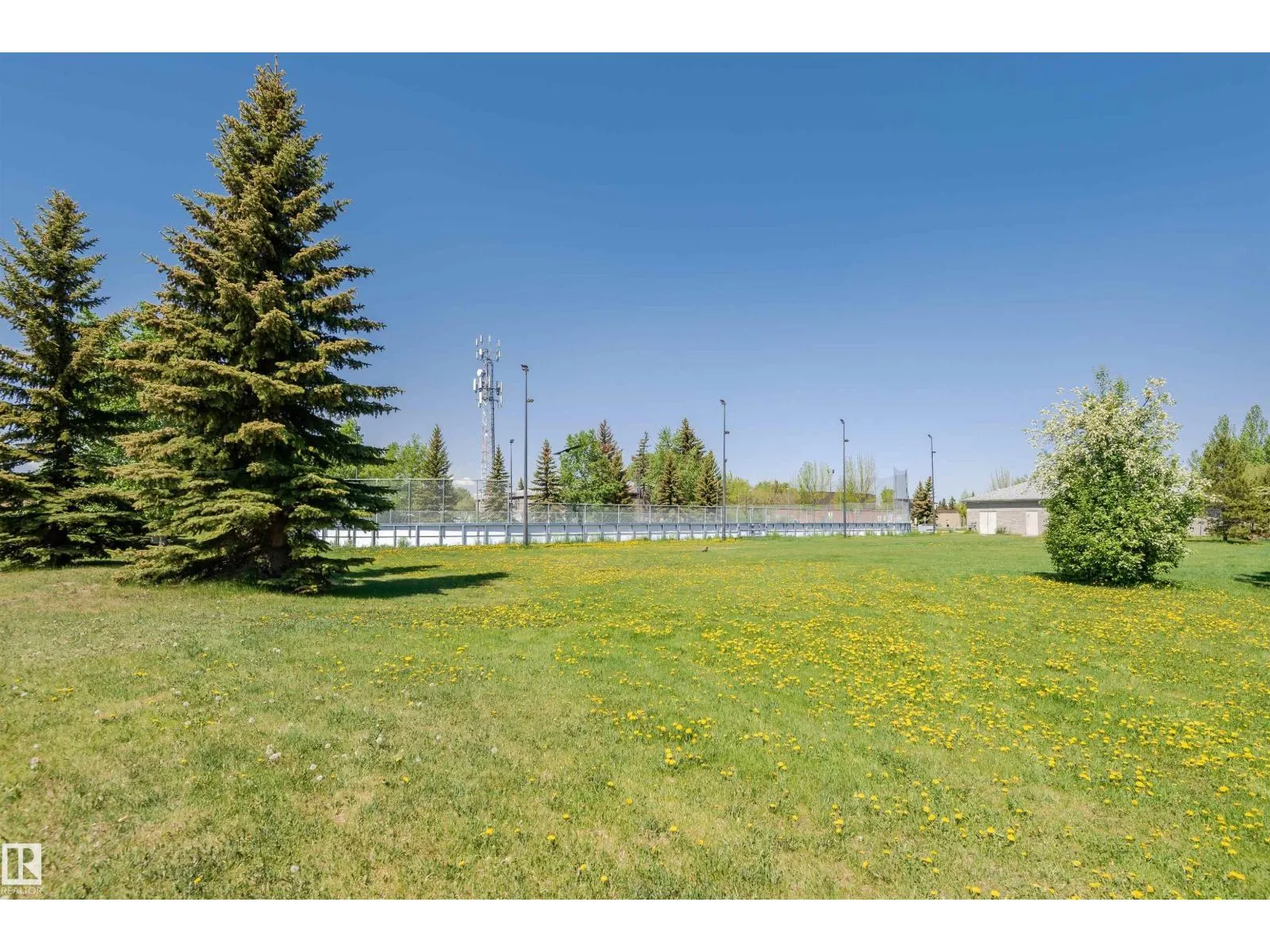 18331 68 AV NW