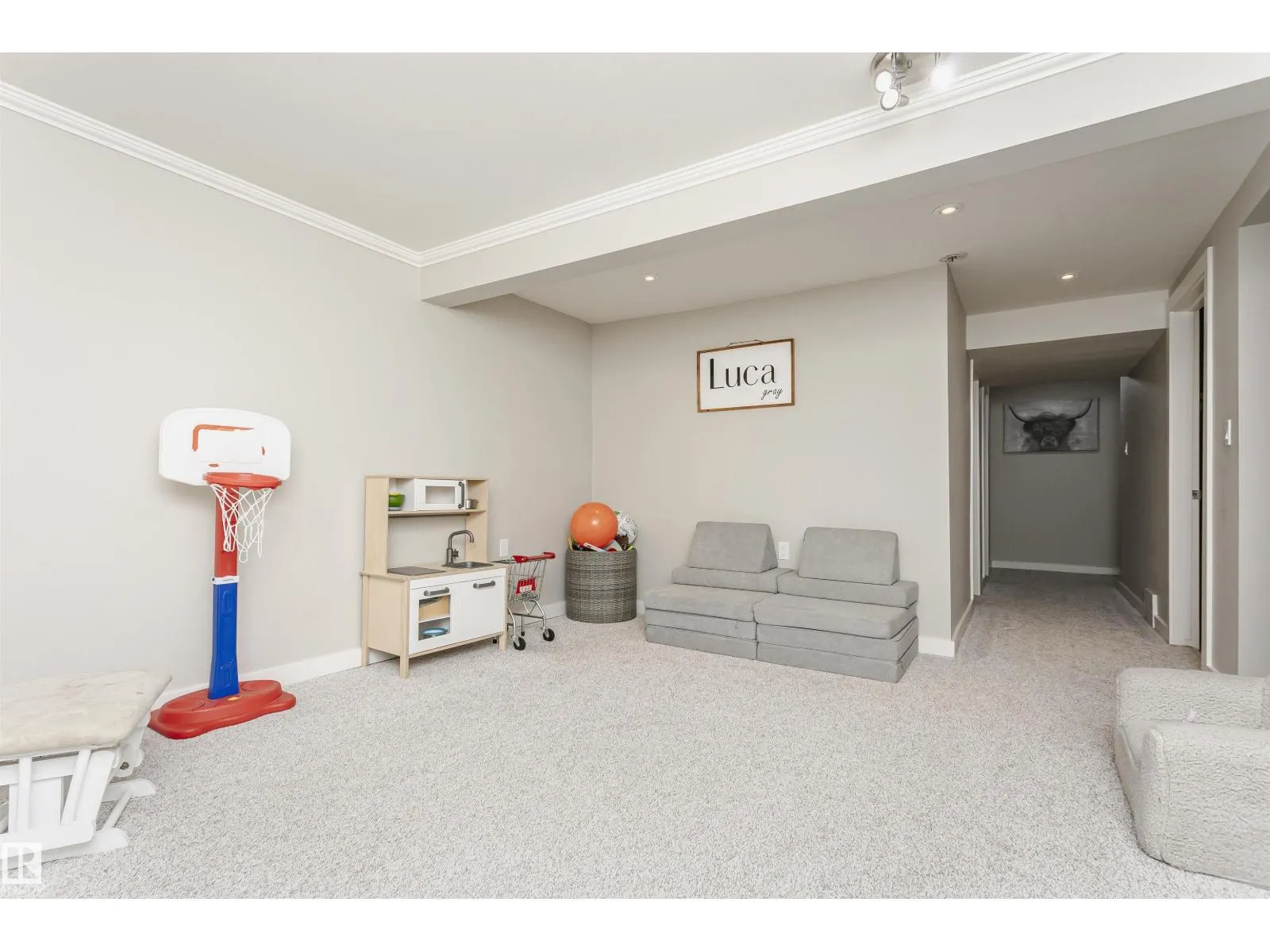18331 68 AV NW
