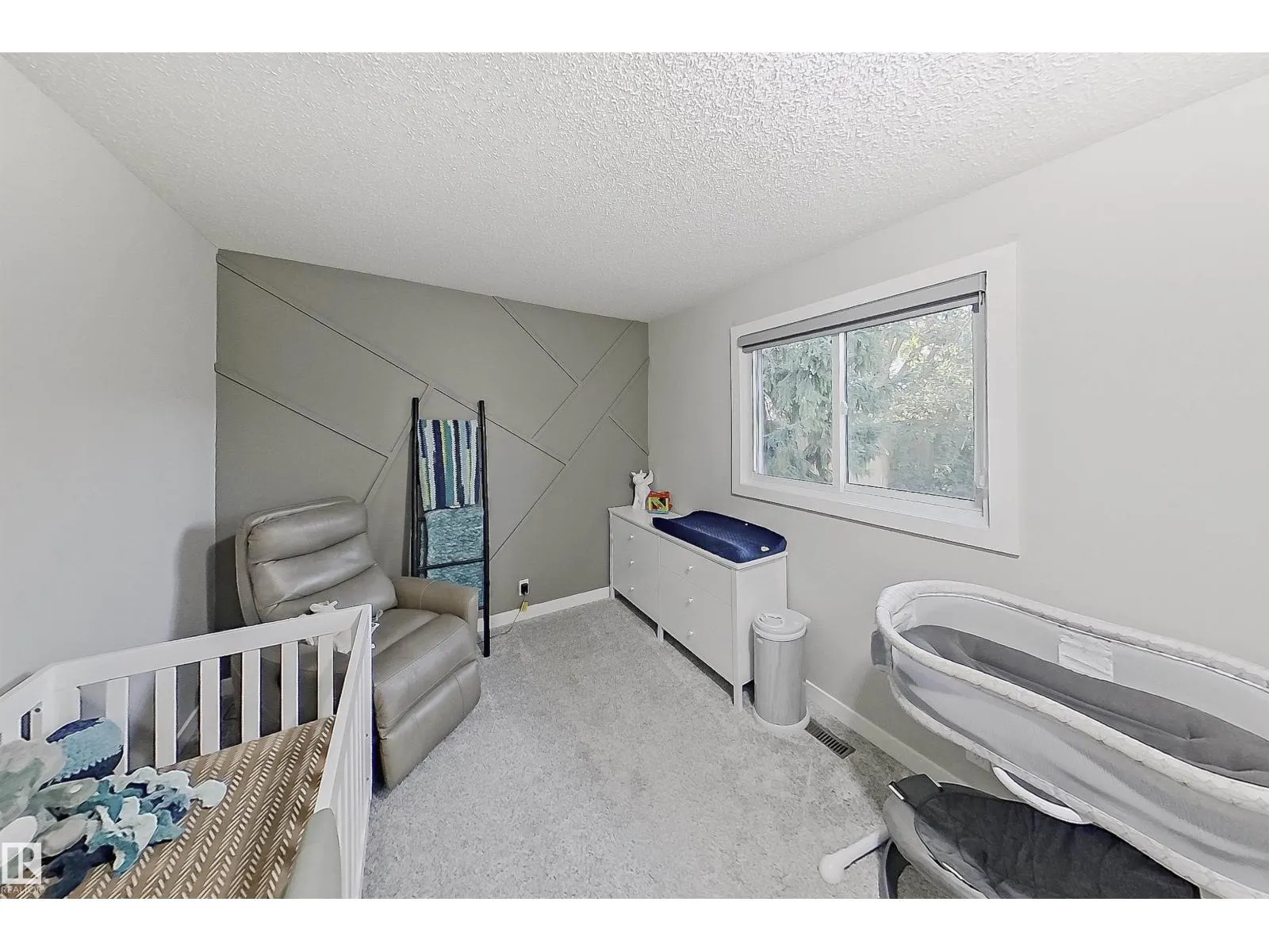 18331 68 AV NW