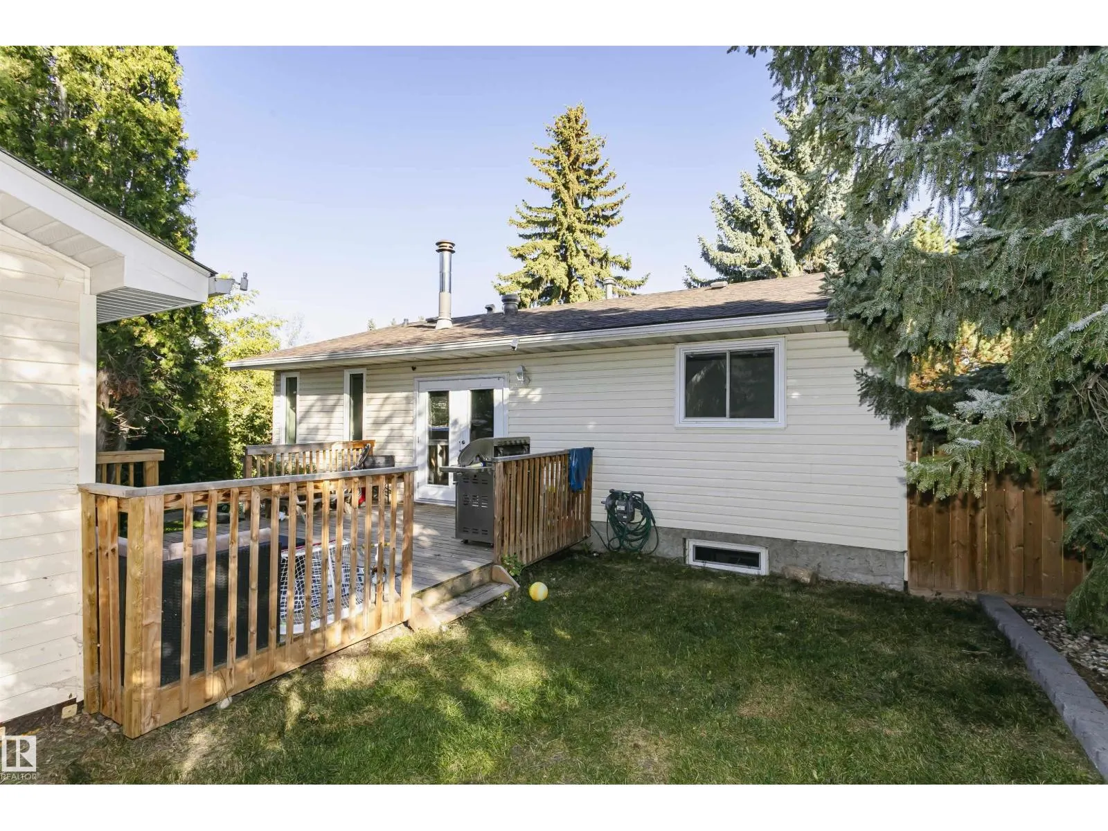 18331 68 AV NW