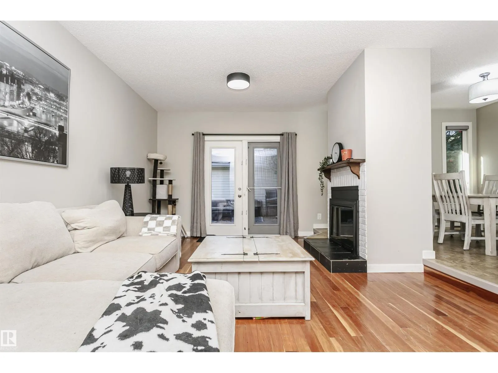 18331 68 AV NW