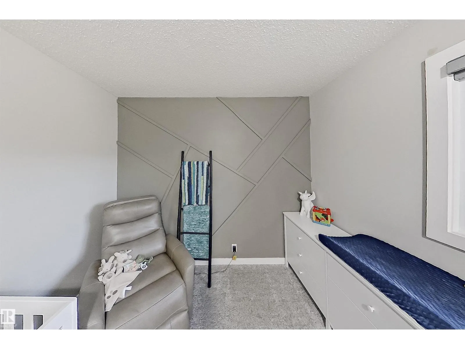 18331 68 AV NW