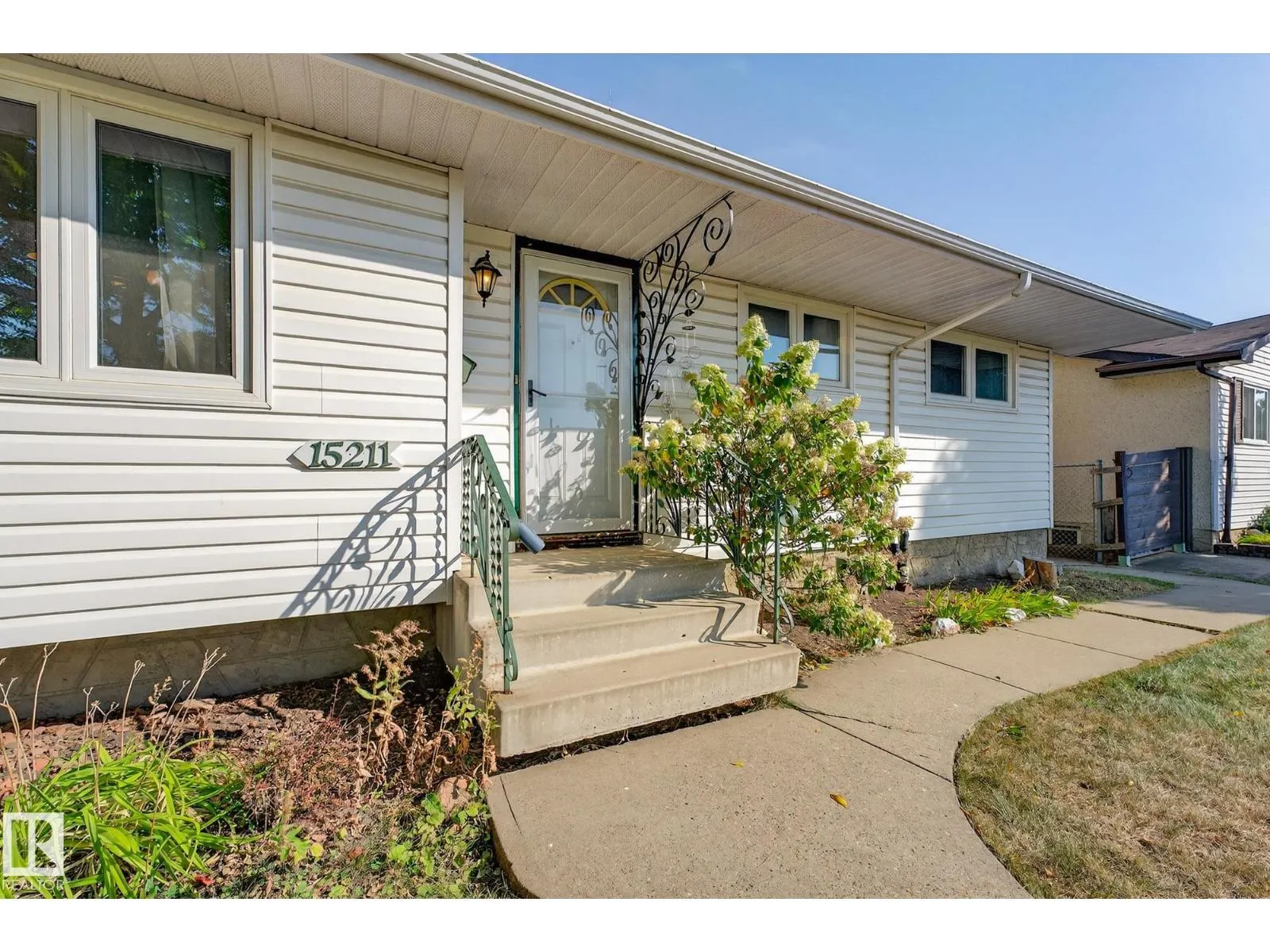 15211 95 ST NW