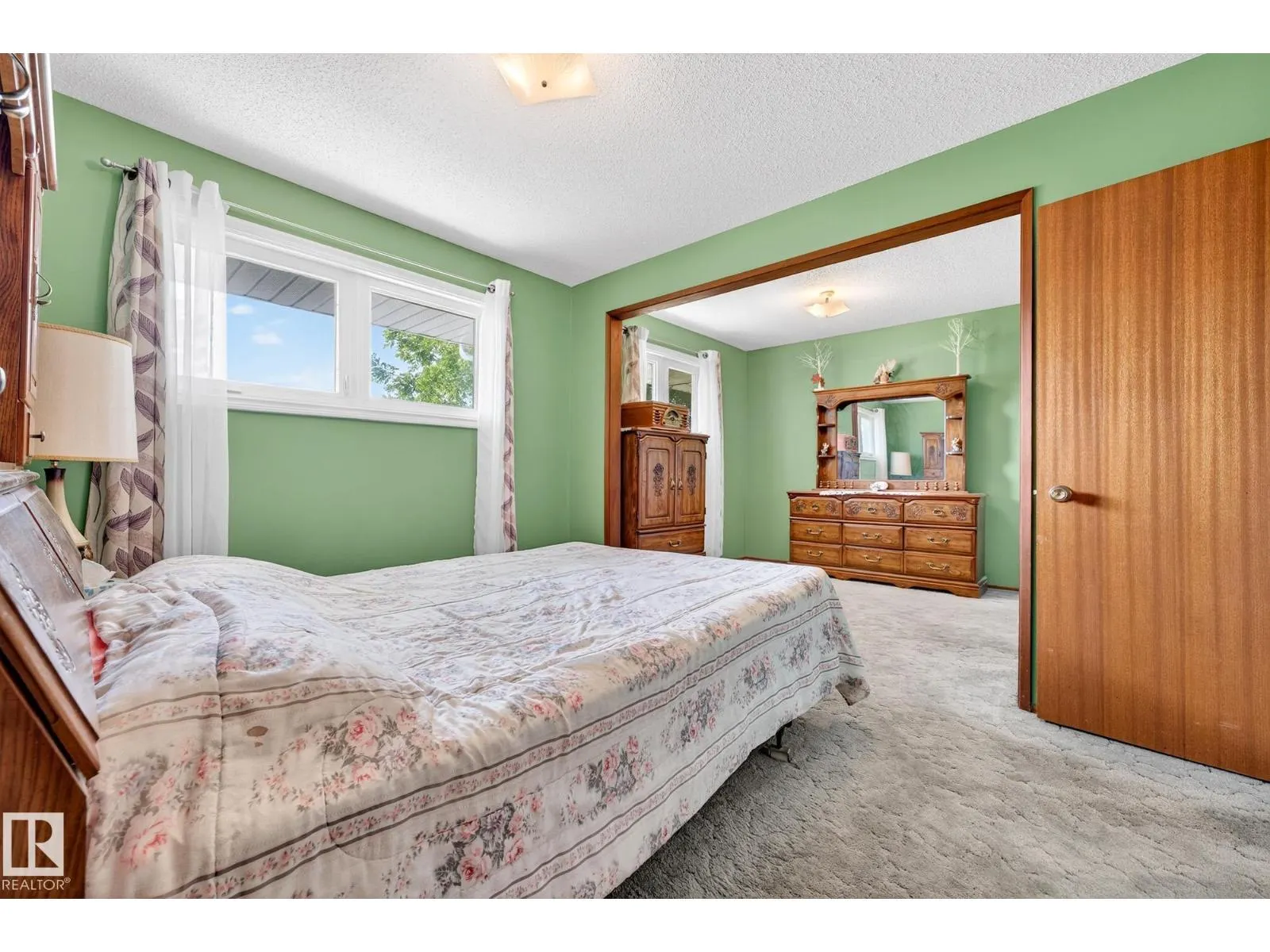 15211 95 ST NW