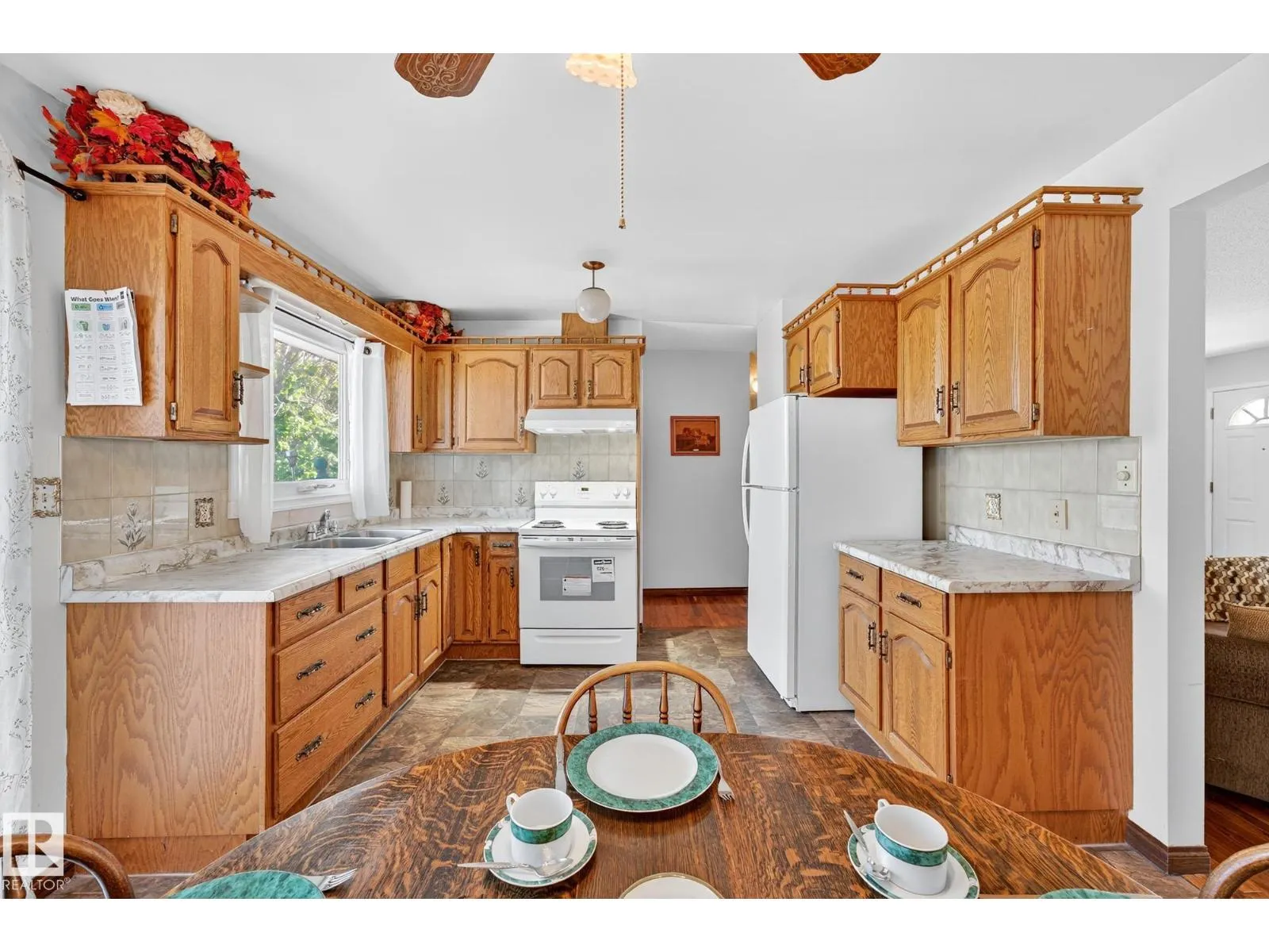 15211 95 ST NW