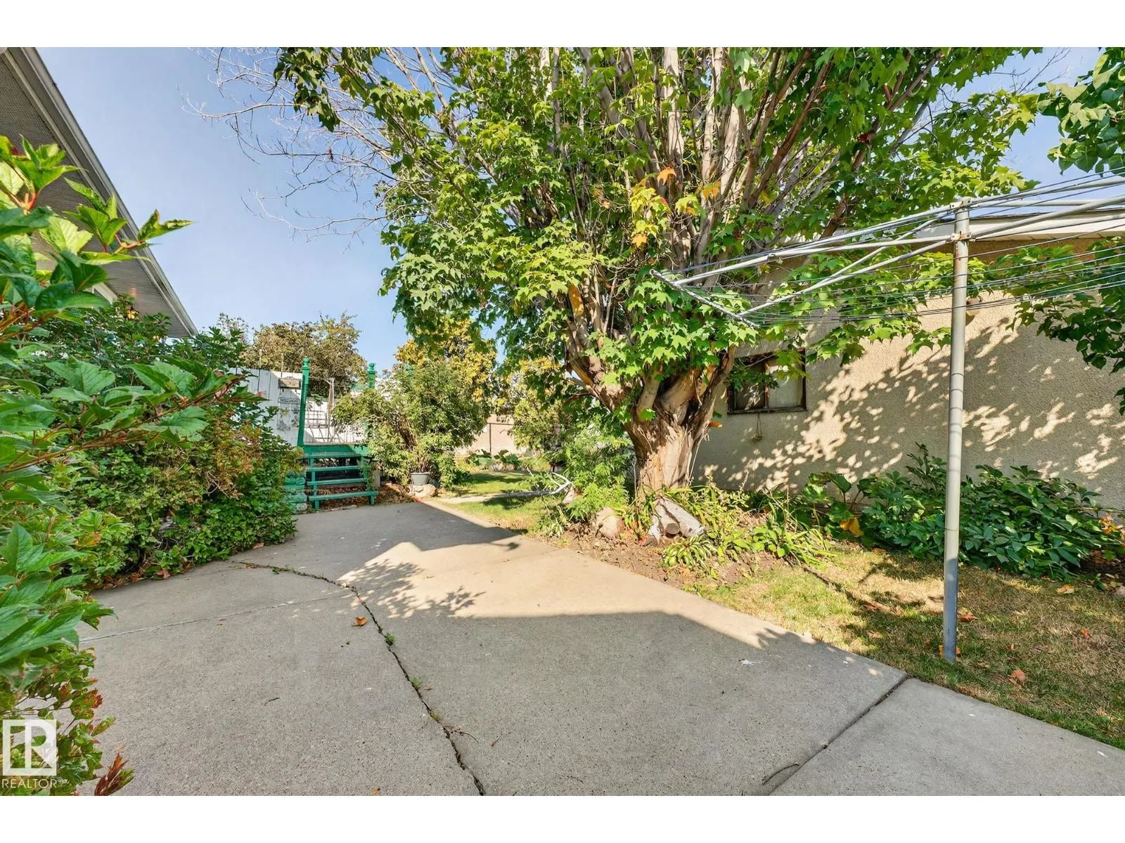 15211 95 ST NW