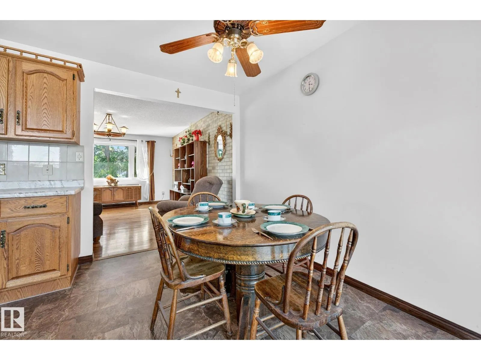 15211 95 ST NW