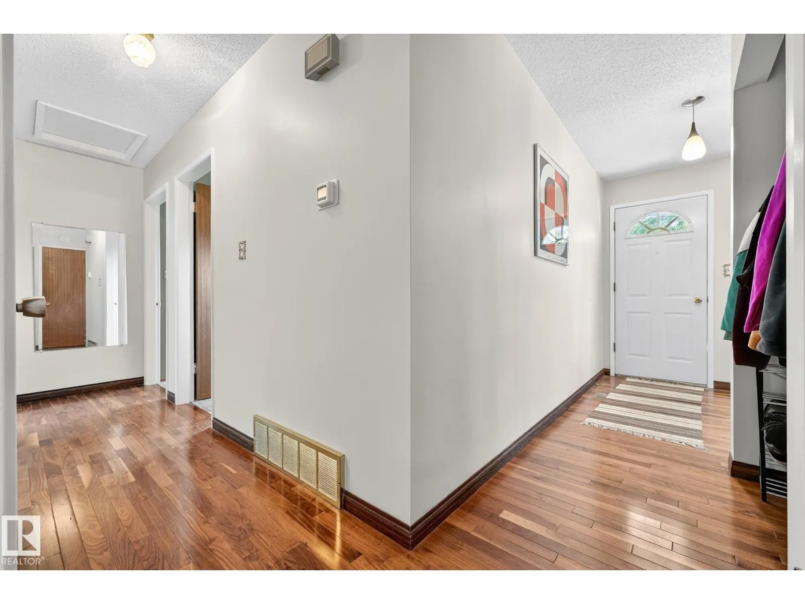 15211 95 ST NW