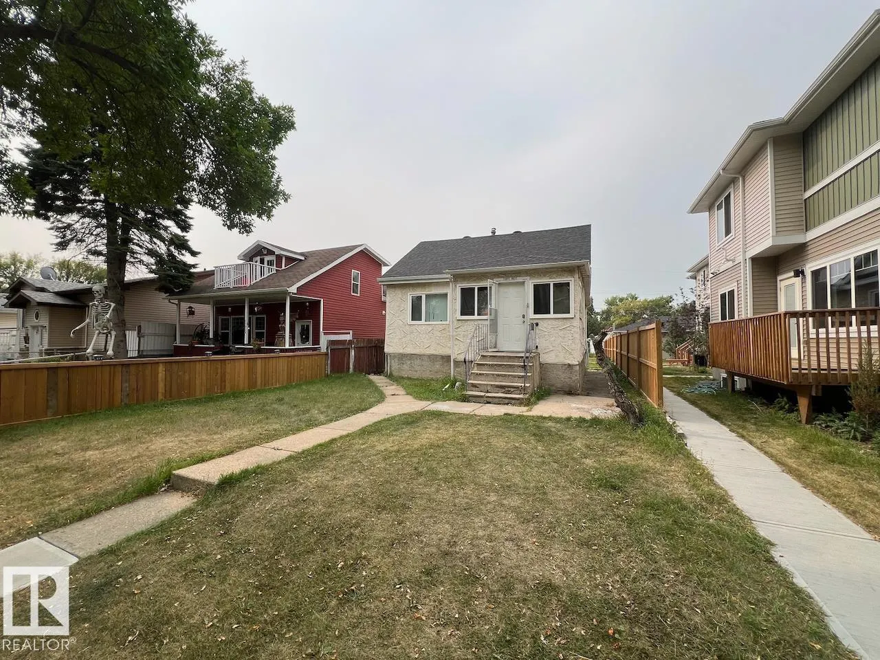 11942 86 ST NW