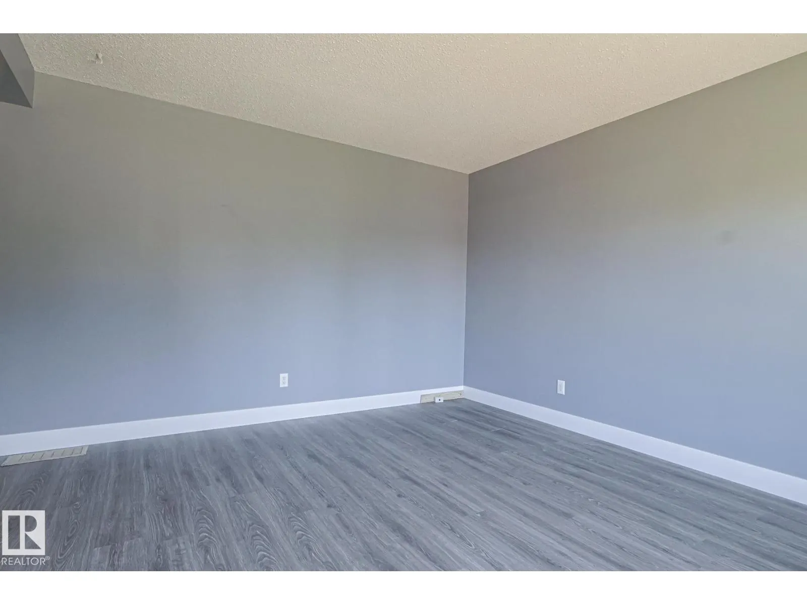 112 WELLINGTON CR