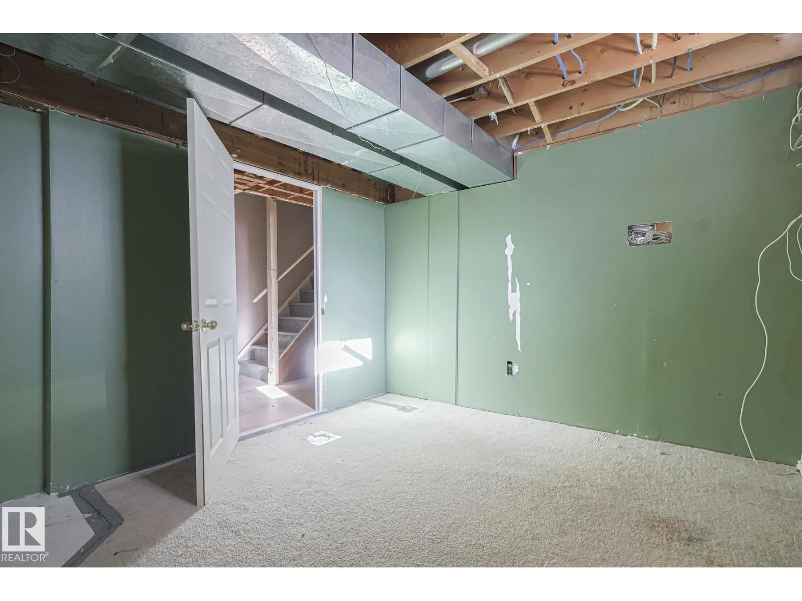 112 WELLINGTON CR