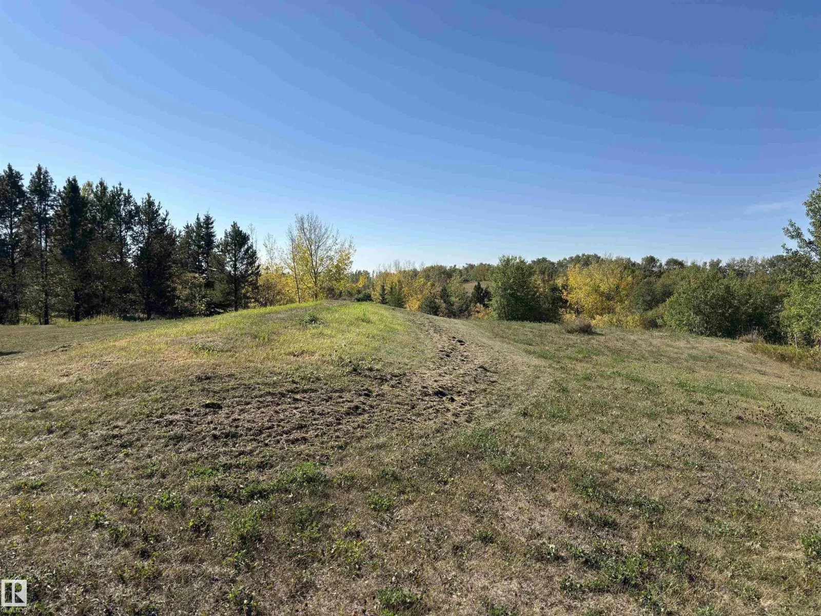 140 Russel DR