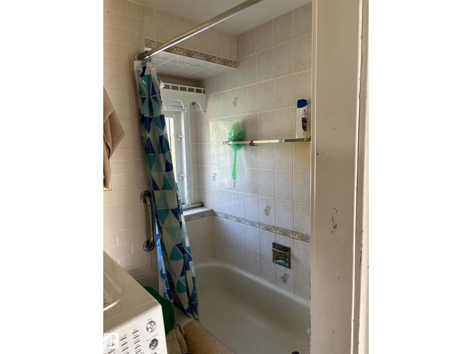 140 Russel DR