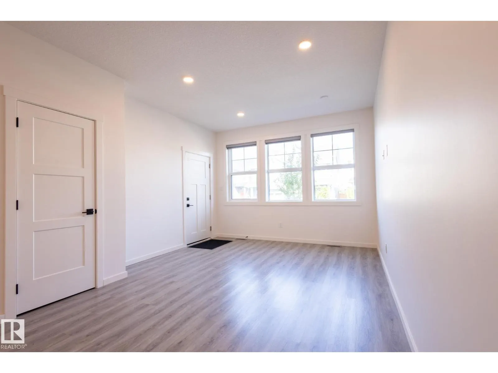 1215 PODERSKY WD SW