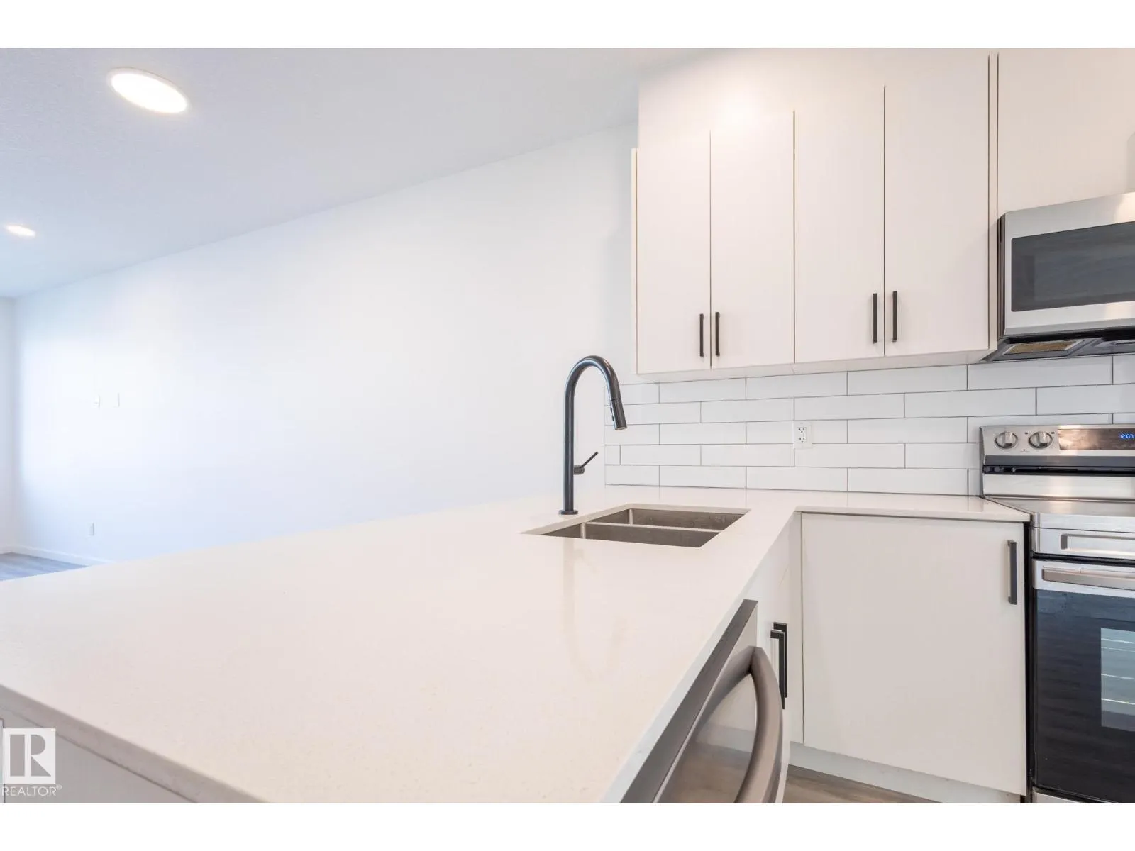 1215 PODERSKY WD SW