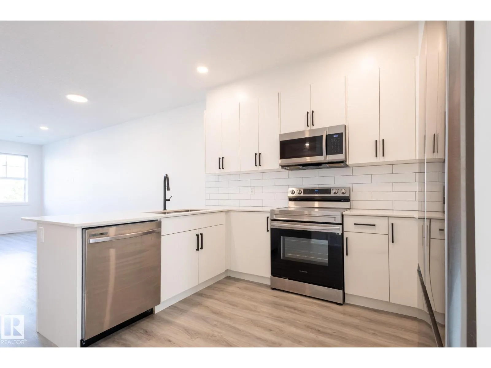 1215 PODERSKY WD SW