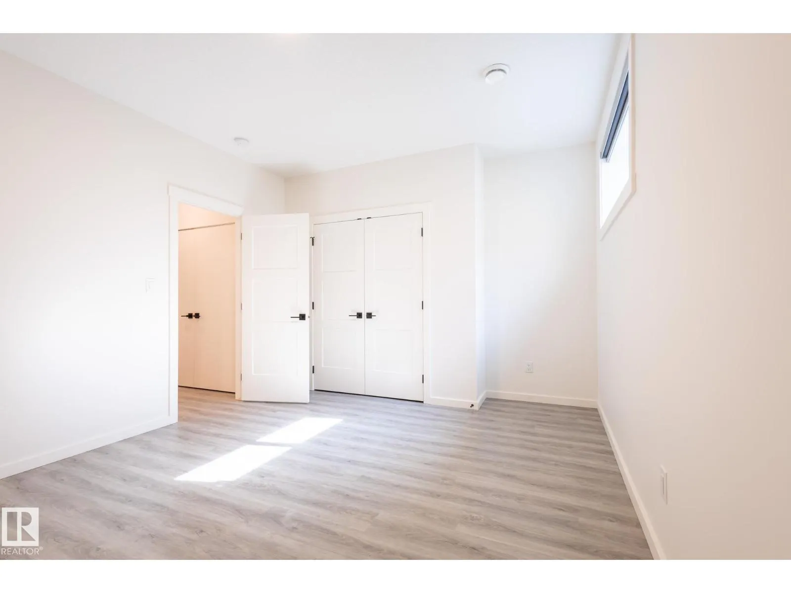 1215 PODERSKY WD SW