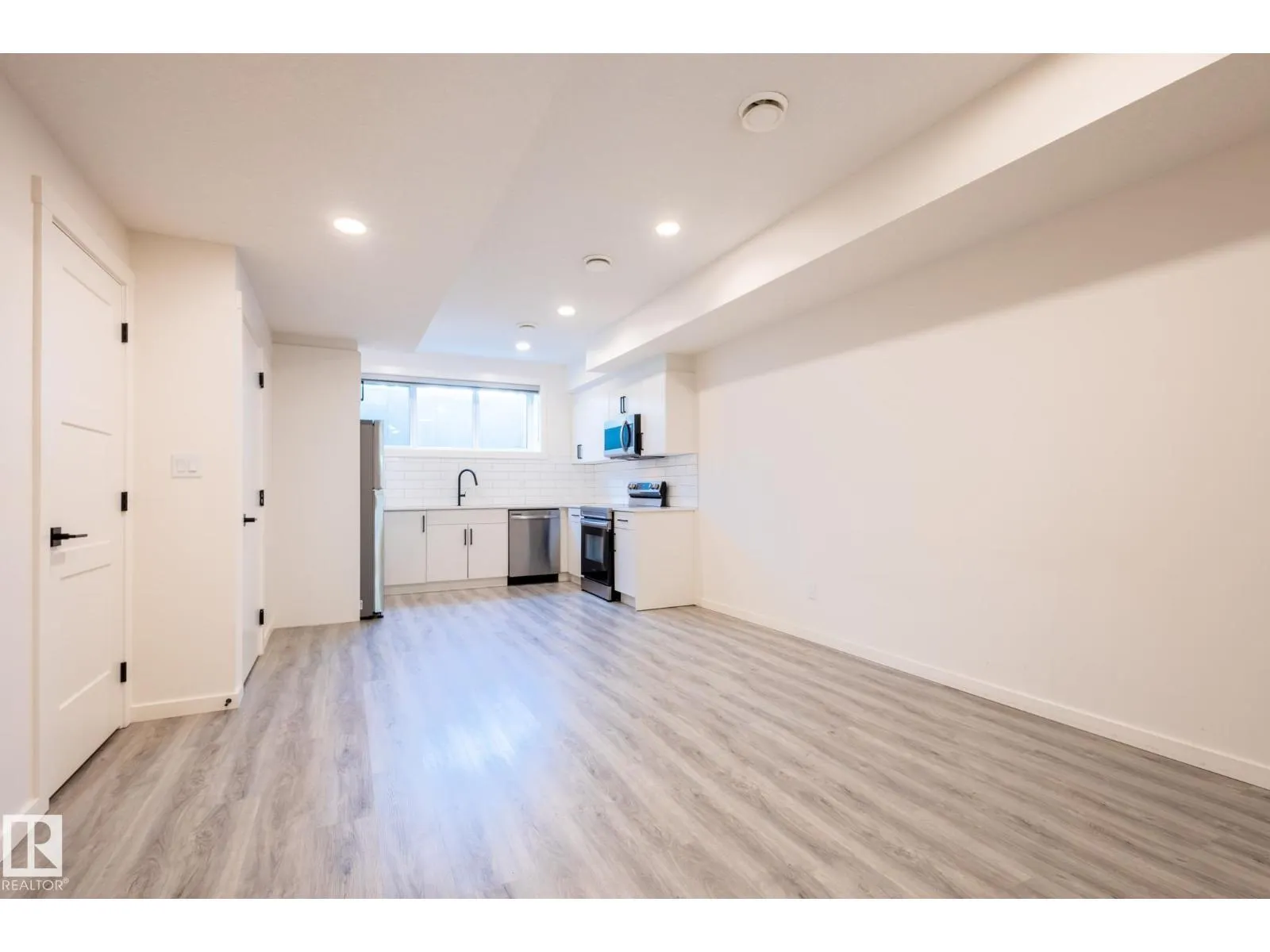 1215 PODERSKY WD SW