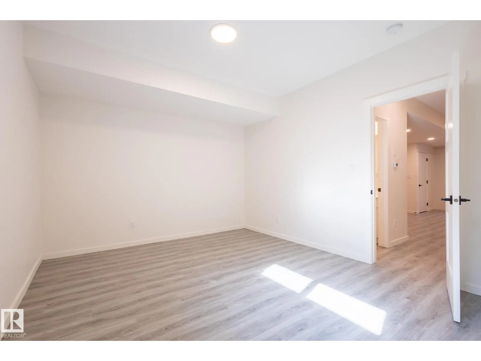 1215 PODERSKY WD SW
