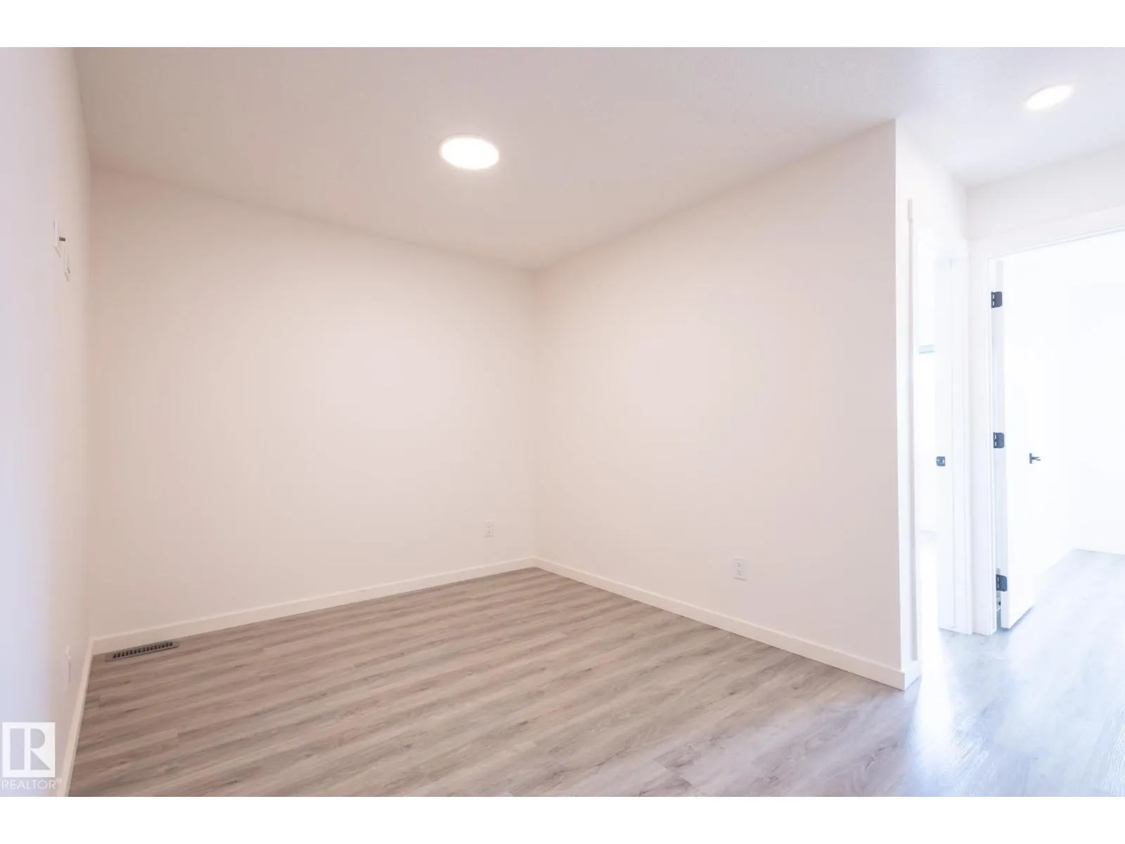 1215 PODERSKY WD SW