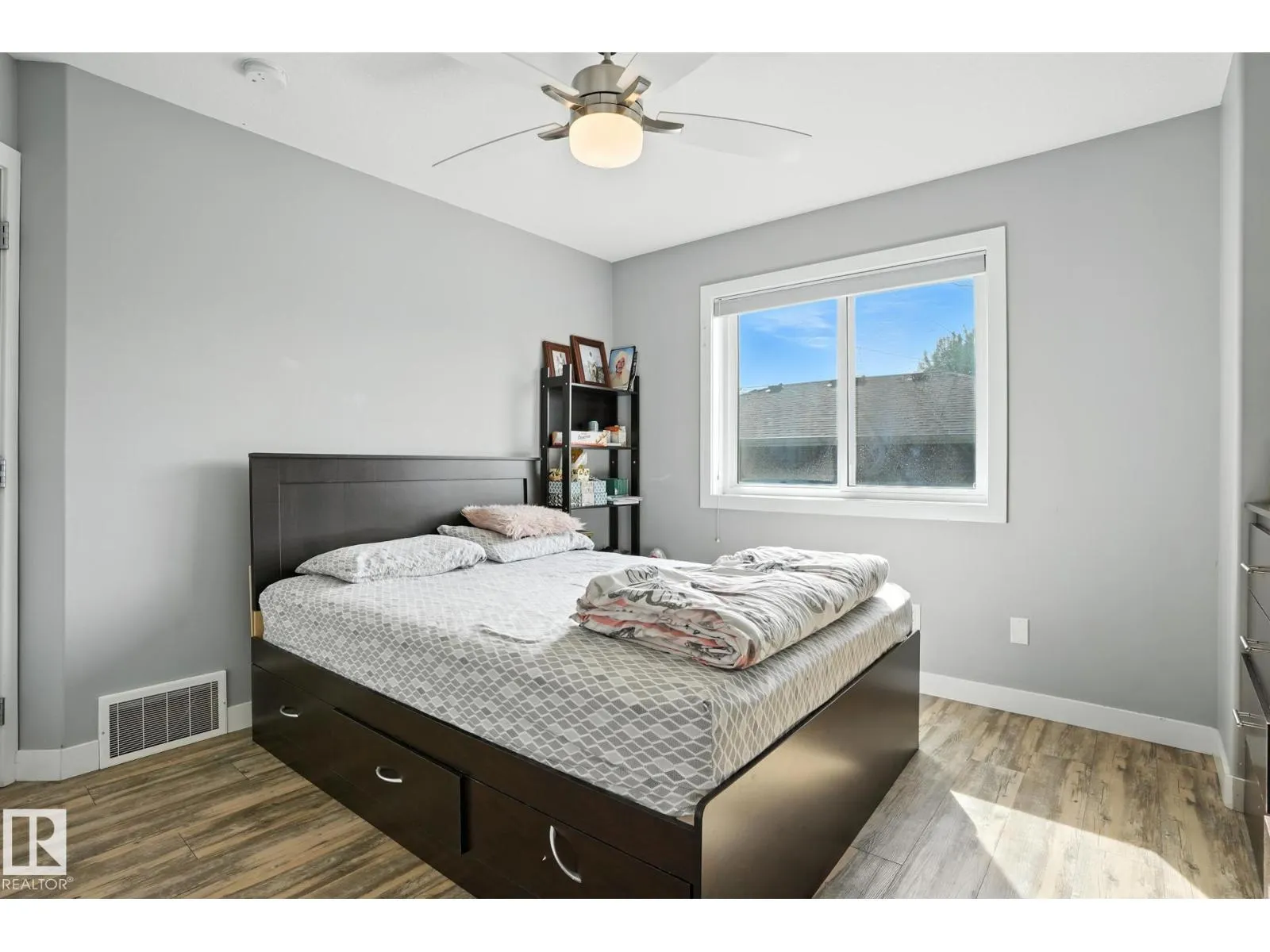 10438 154 ST NW