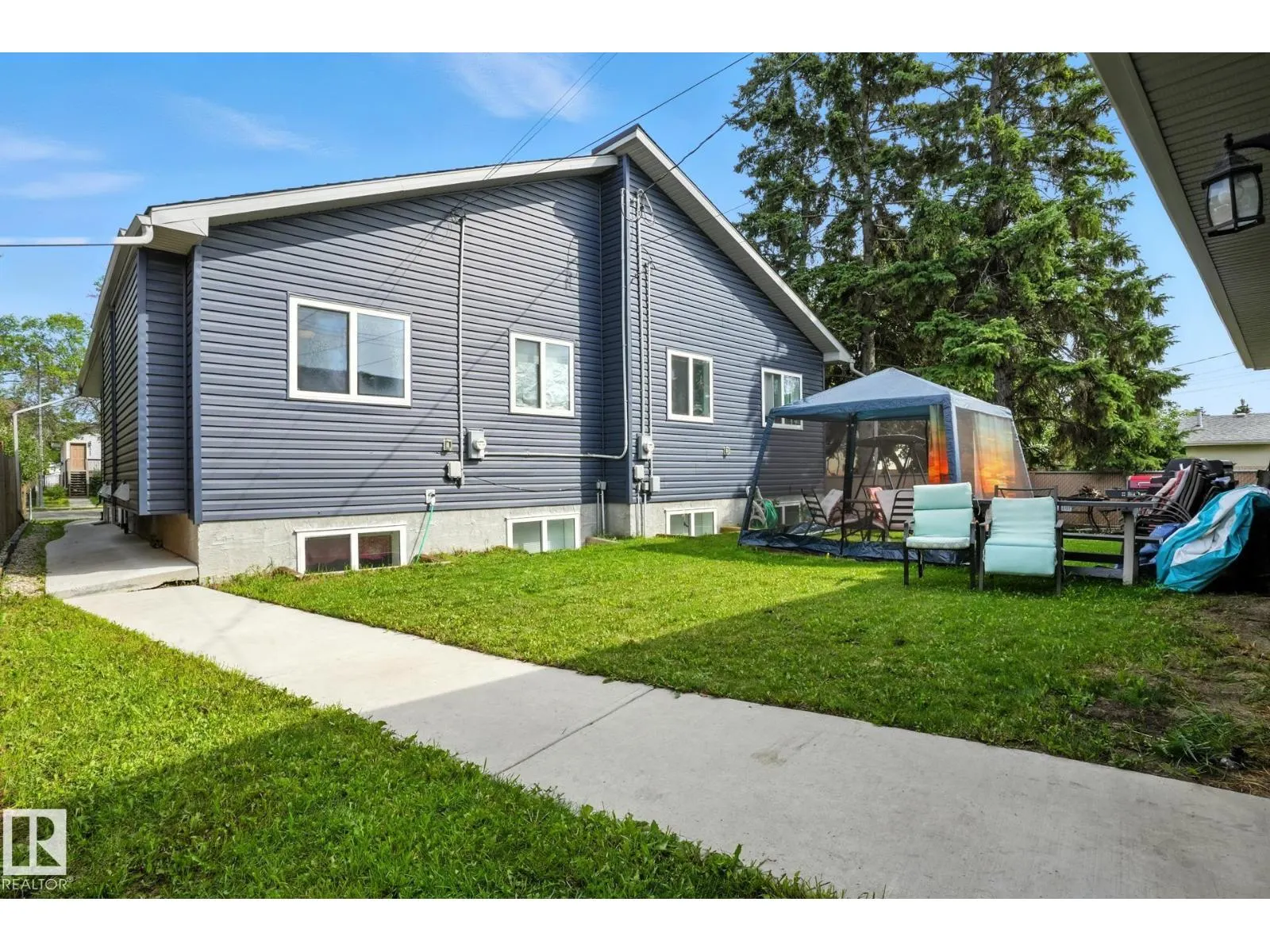 10438 154 ST NW