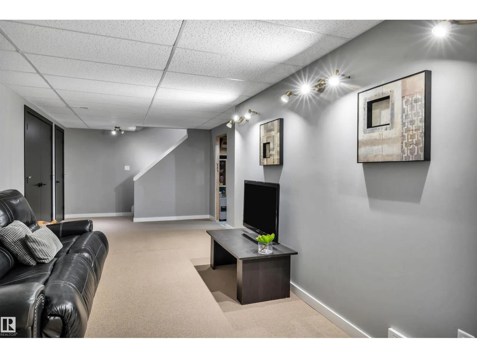 5111 52 ST