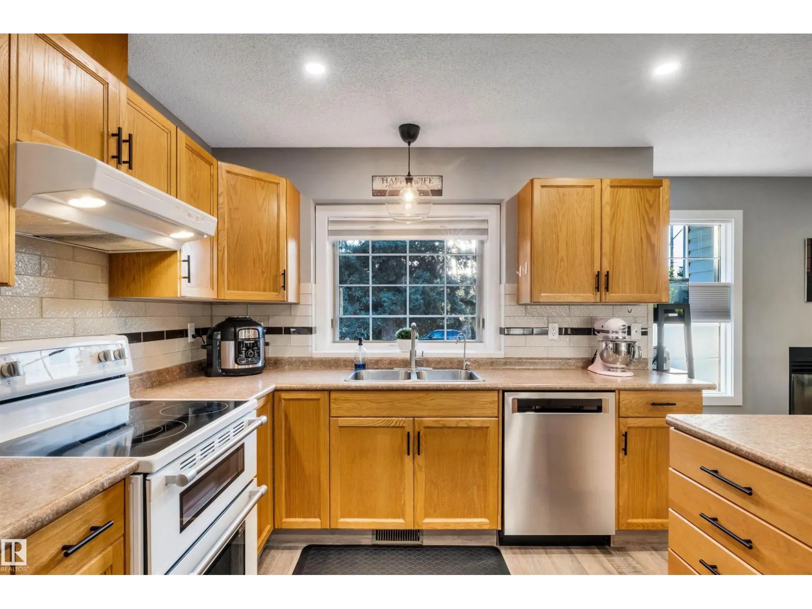 5111 52 ST