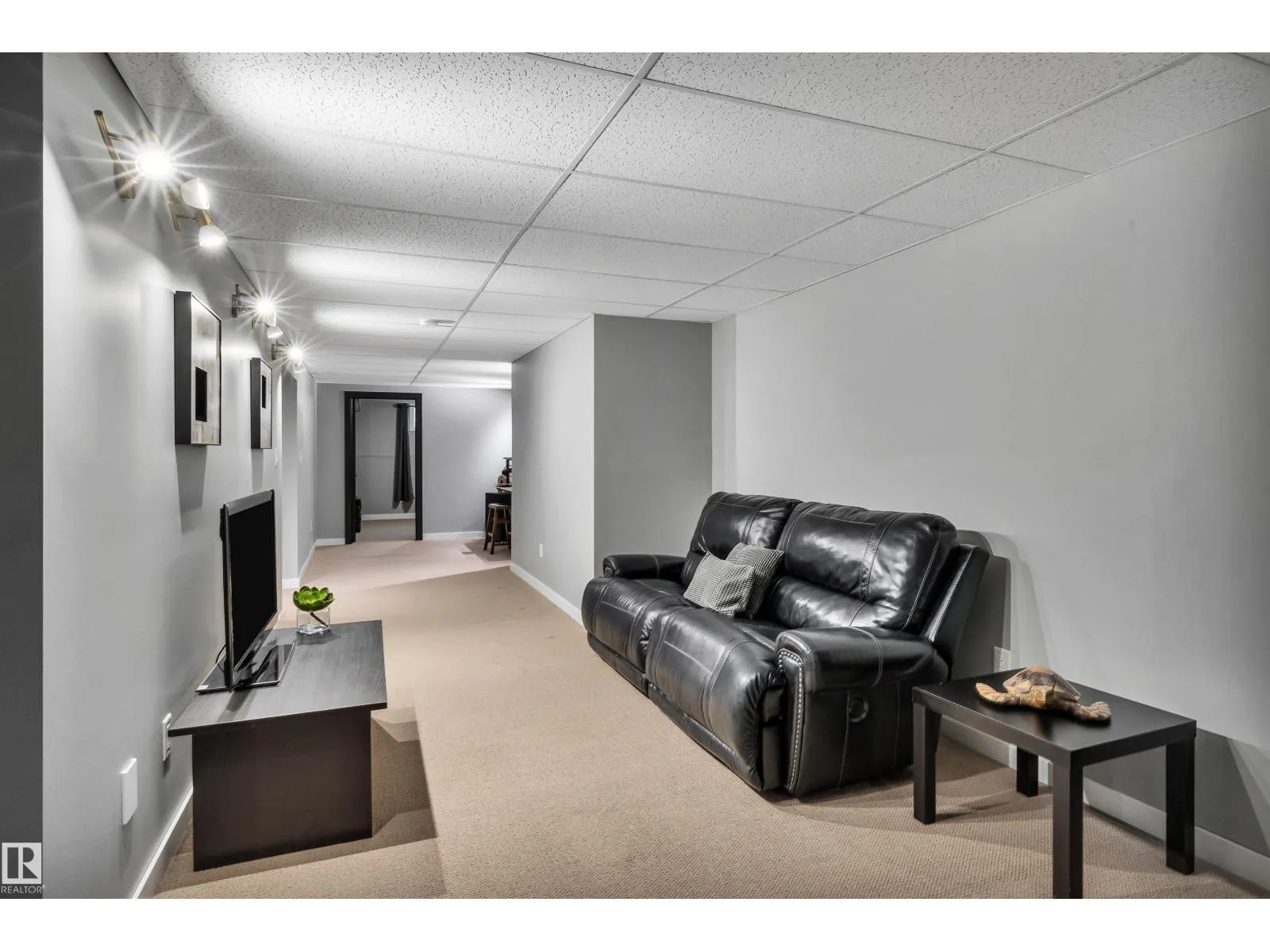 5111 52 ST